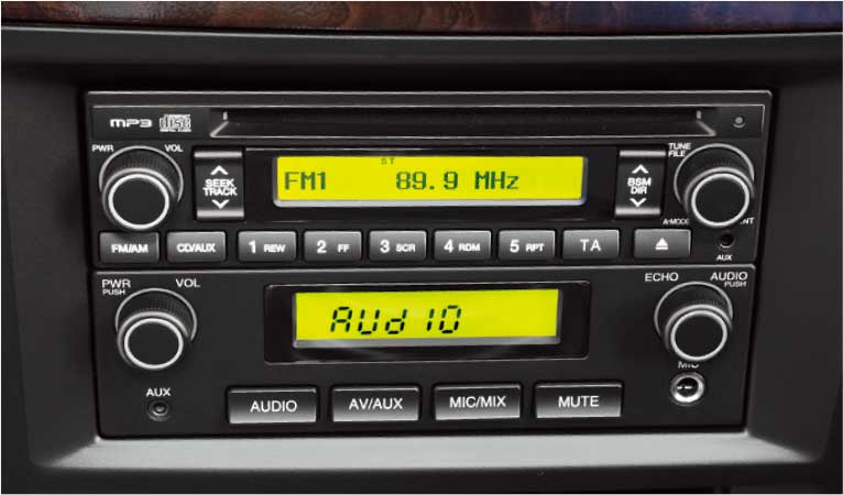 車内放送対応CD付FM/AM ラジオアンプ [標準装備]
